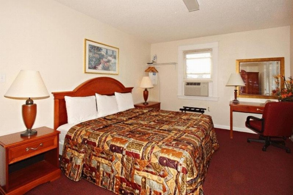 The Regal Inn & Suites